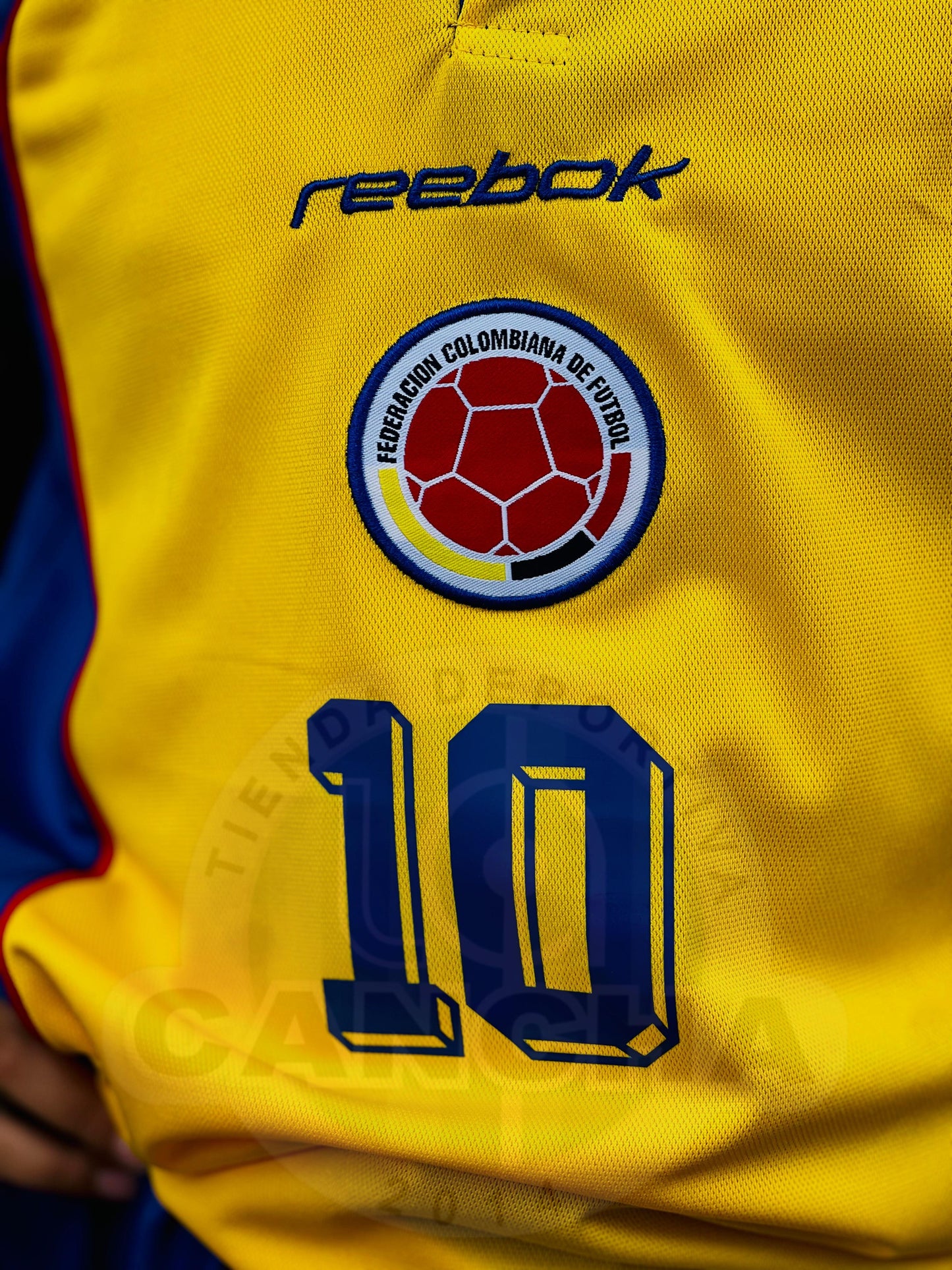 COLOMBIA 2001 RETRO HOMBRE